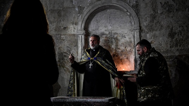 Pater Hovhannes: Er möchte in Berg-Karabach bleiben.  (Quelle: Getty Images / Alexander Nemenov / AFP)