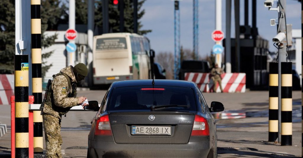 Die Ukraine ruft den Ausnahmezustand aus und ruft russische Staatsbürger zurück