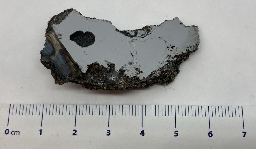 Zwei Mineralien, die noch nie zuvor auf der Erde gesehen wurden, wurden in einem 17 Tonnen schweren Meteoriten gefunden
